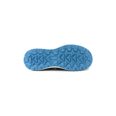 SPORT SHOES